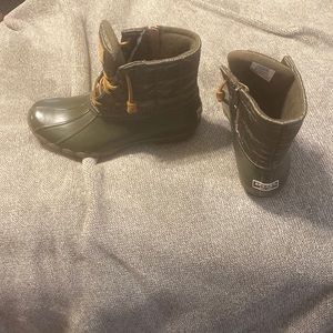 Sperry olive green waterproof rubber boots.
